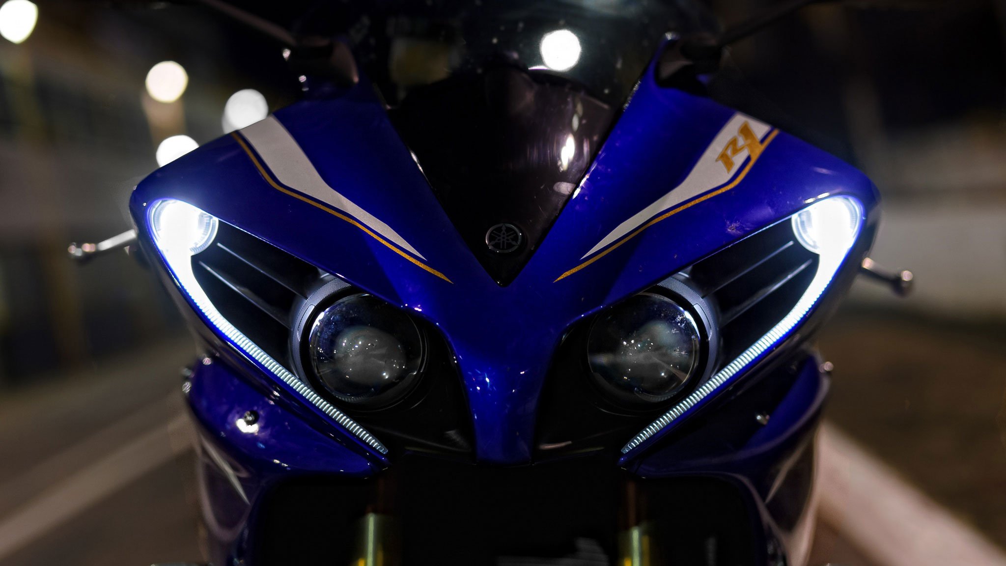 Yamaha R1 фото
